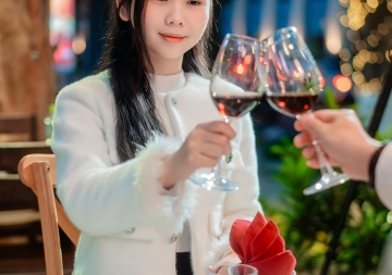 ĐIỂM HẸN HOÀN HẢO CHO MÙA YÊU 
